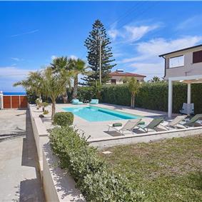 3 bedroom villa with pool, Alcamo, sleeps 5-6